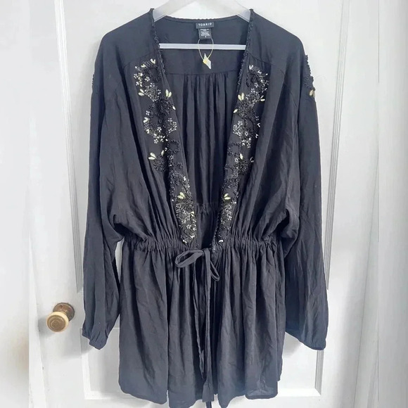 Torrid Black Embroidered Challis Tie Front Kimono Style Top Like New - Picture 1 of 6